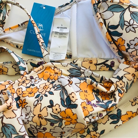 CUPSHE Ditsy Floral knotted Cutout Back Hook Closure High-Waisted Bikini Set M/L - Picture 11 of 16